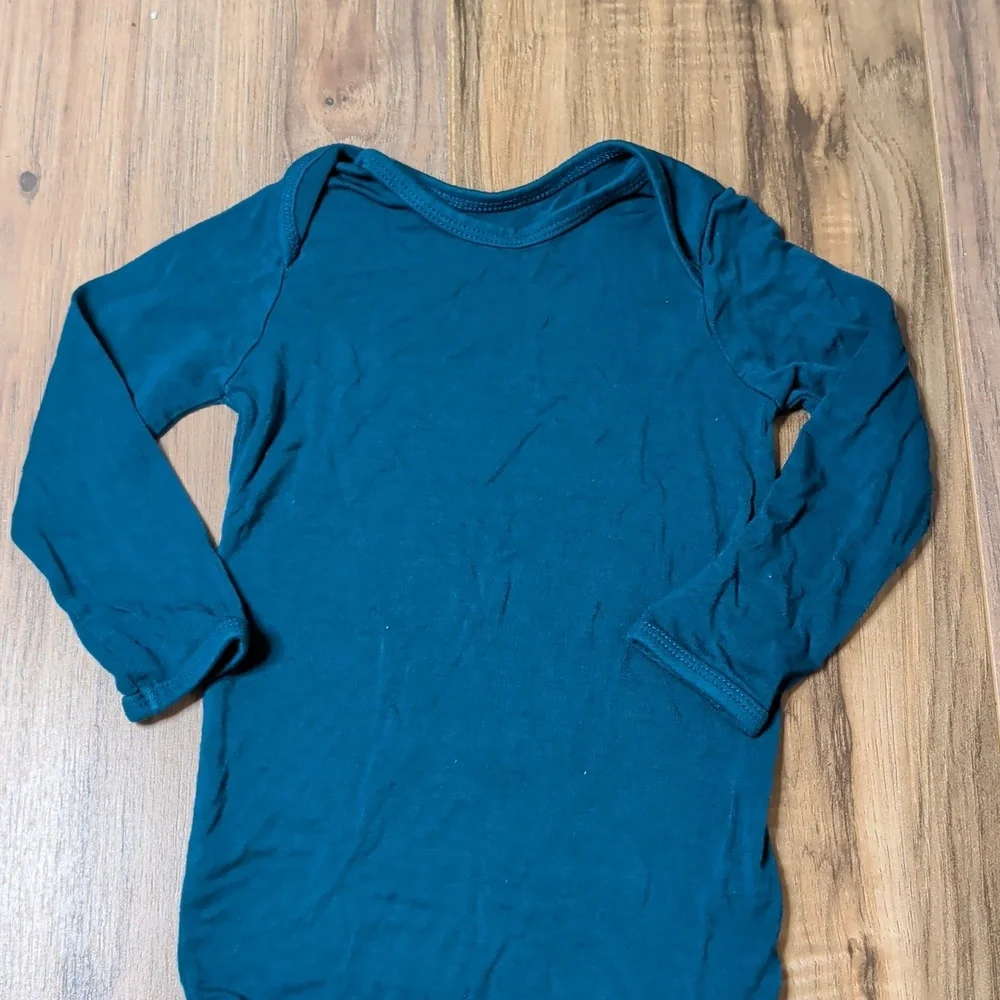 Kyte Baby Long Sleeve Body Suit Size 12-18 Months